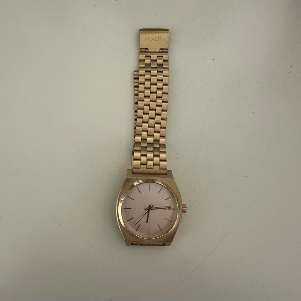 Rosegold Nixon Time Teller Watch